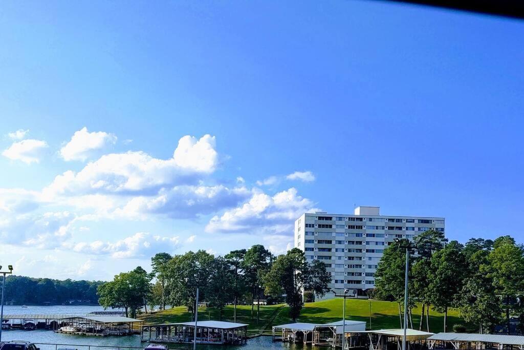 Perfect Couples Retreat - Close To All Amenities Hot Springs Bagian luar foto