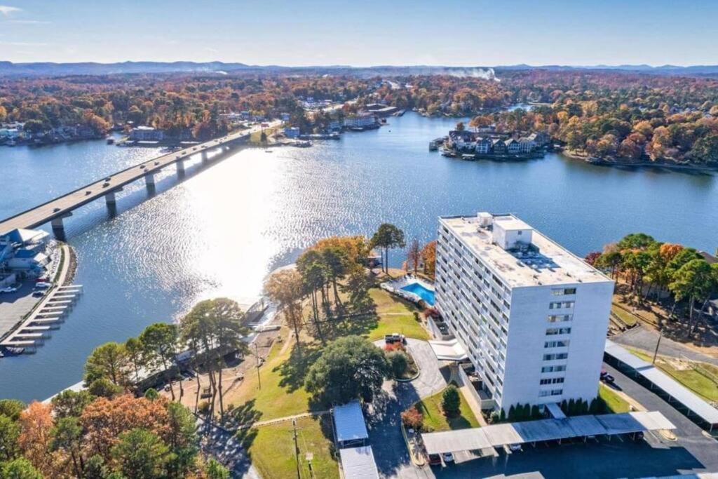 Perfect Couples Retreat - Close To All Amenities Hot Springs Bagian luar foto