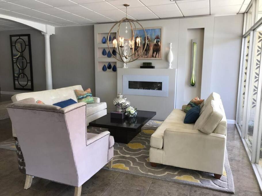 Perfect Couples Retreat - Close To All Amenities Hot Springs Bagian luar foto